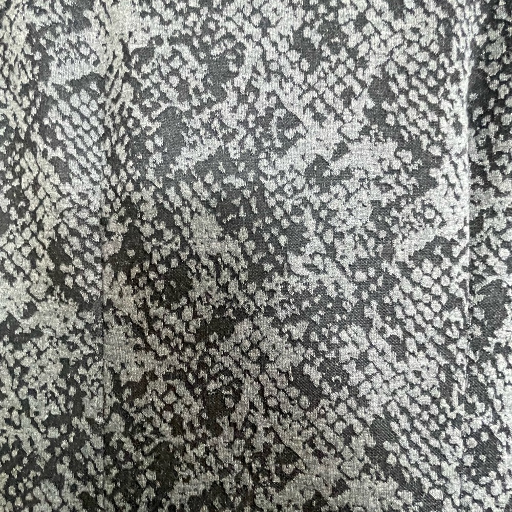 Ann Taylor Size 2 snake print body con dress - Picture 7 of 7